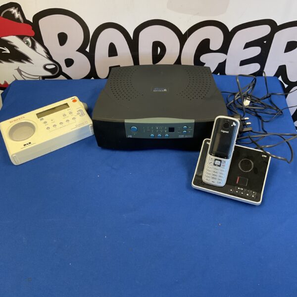 Vintage audio bundle featuring Rocco system, Roberts radio, and Gigaset phone.