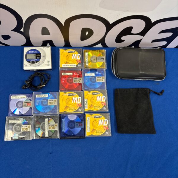 Silver Sharp MD-MT161 portable recorder with mini discs.