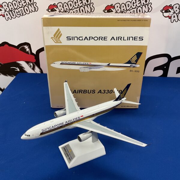 Detailed Singapore Airlines Airbus A330-300 1/200 scale diecast model.