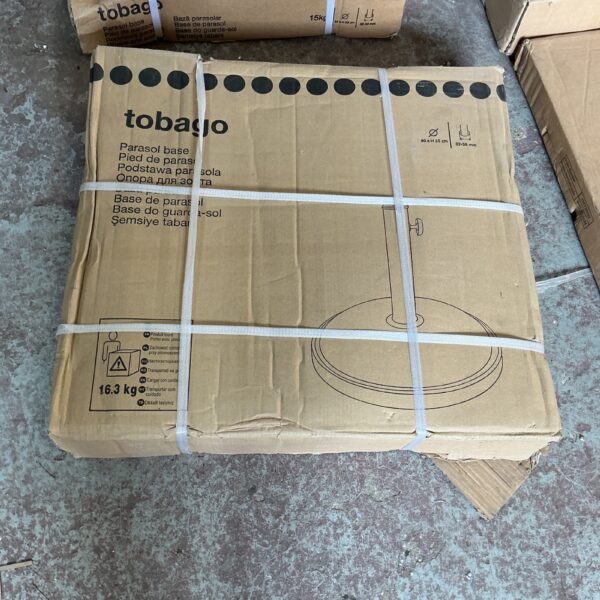 Heavy 16.5kg Tobago parasol base for garden or patio use.