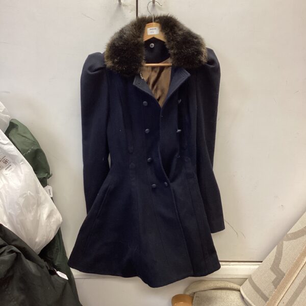 Black Topshop fur collar jacket, size 10, winter fashion.