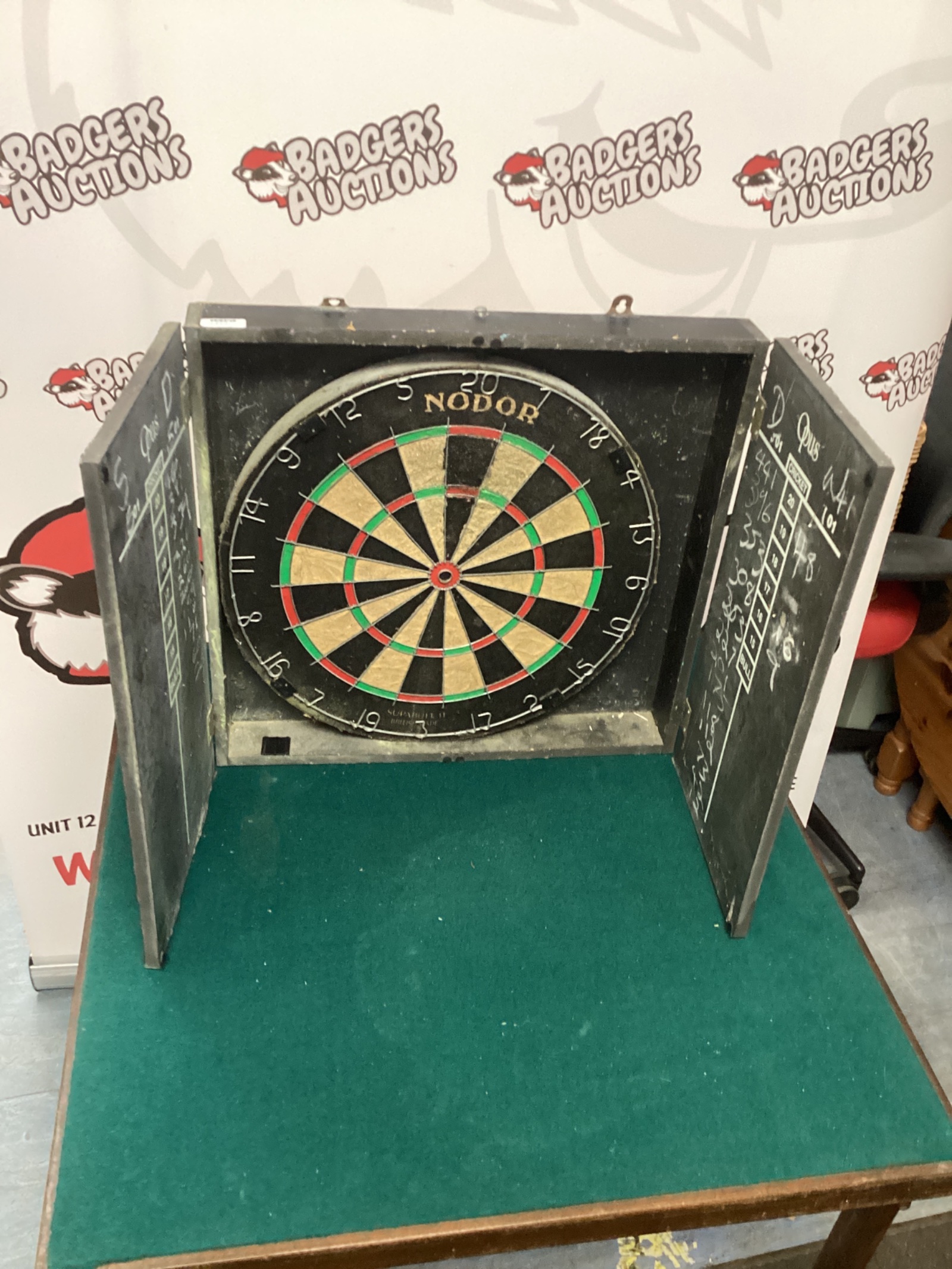 711 Nodor dartboard in scoring box