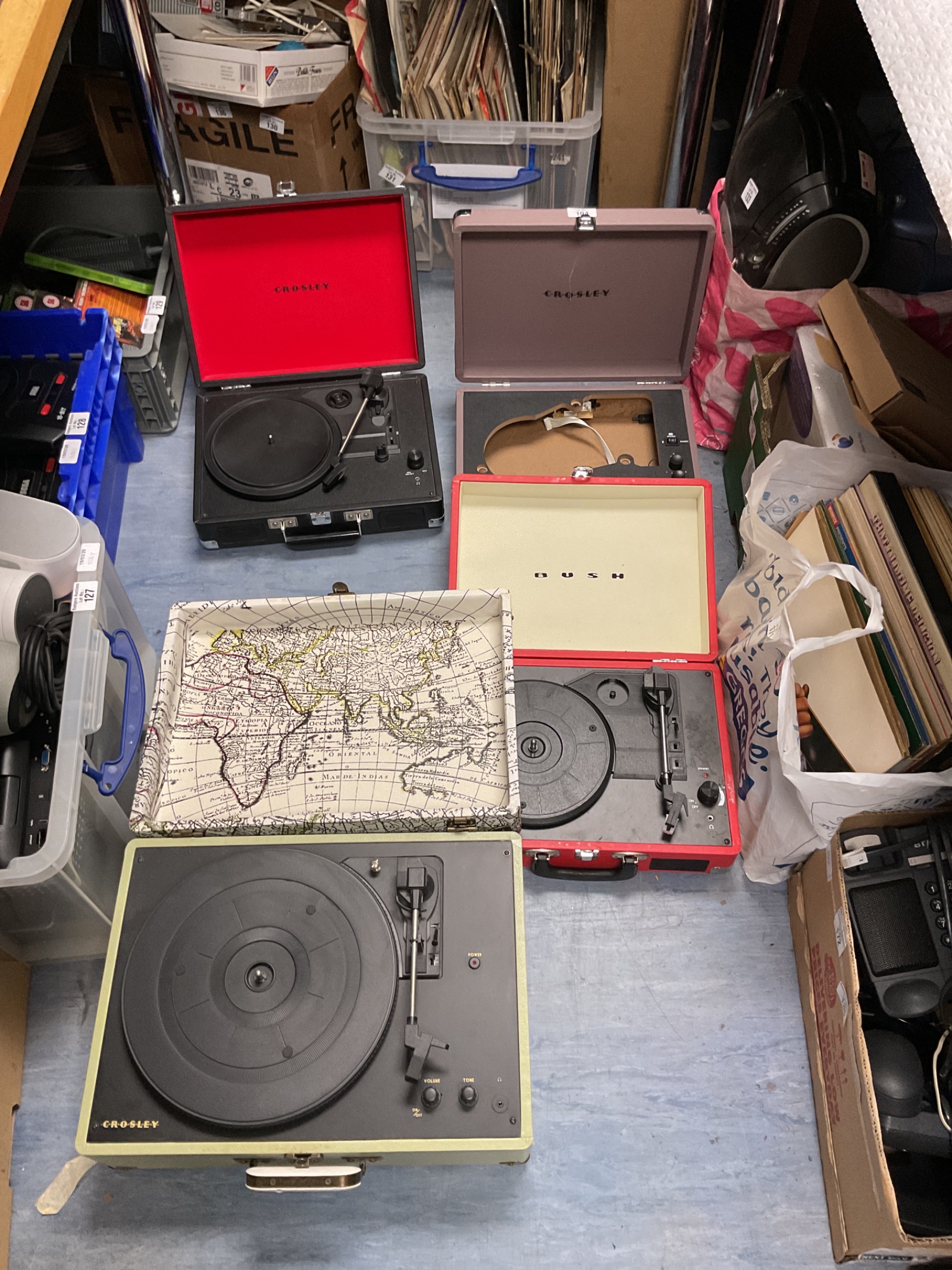 104 Portable vinyl players in cases