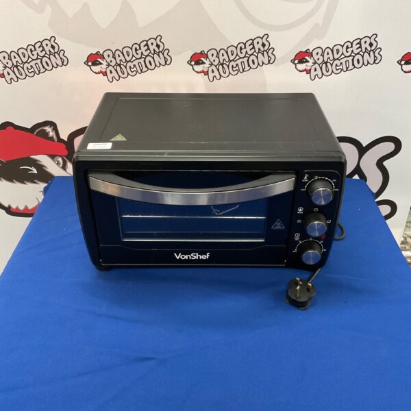 VonShef mini oven, compact electric countertop appliance.