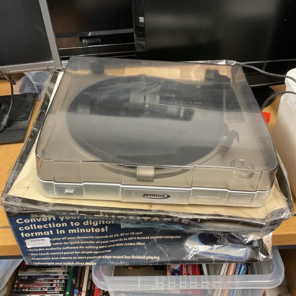 Zennox USB turntable for converting vinyl records to digital audio.