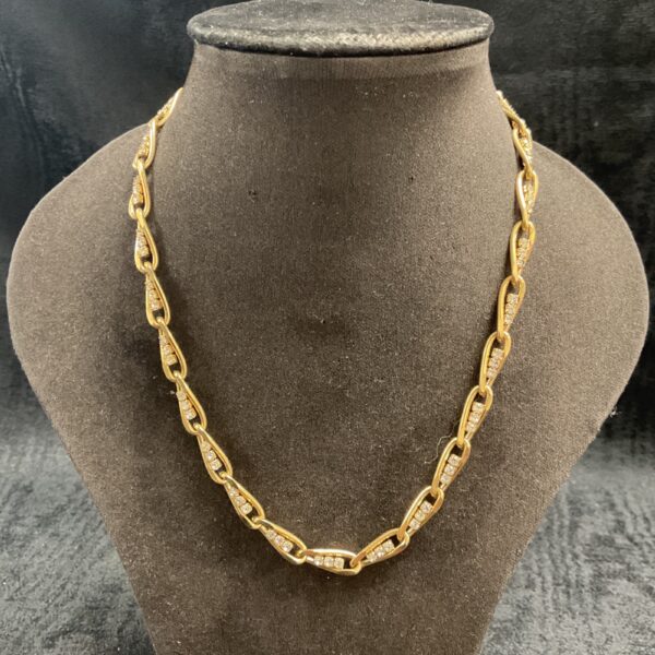 Elegant 9ct gold plated choker necklace with white stones.