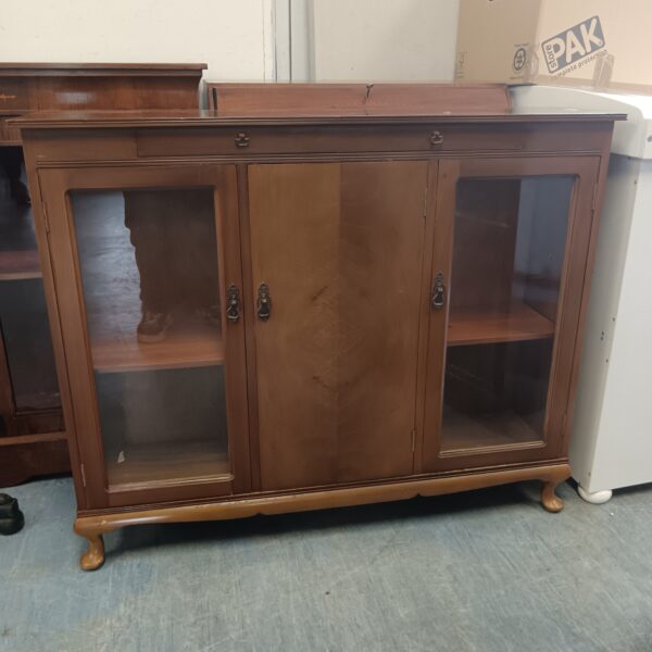 Vintage mahogany glass fronted display cabinet 44.5” length x 11” depth x 36.5” height
