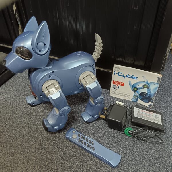 Tiger Electronics i-Cybie robot dog with charger and remote working