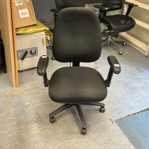 Black adjustable office chair with pump-up mechanism.