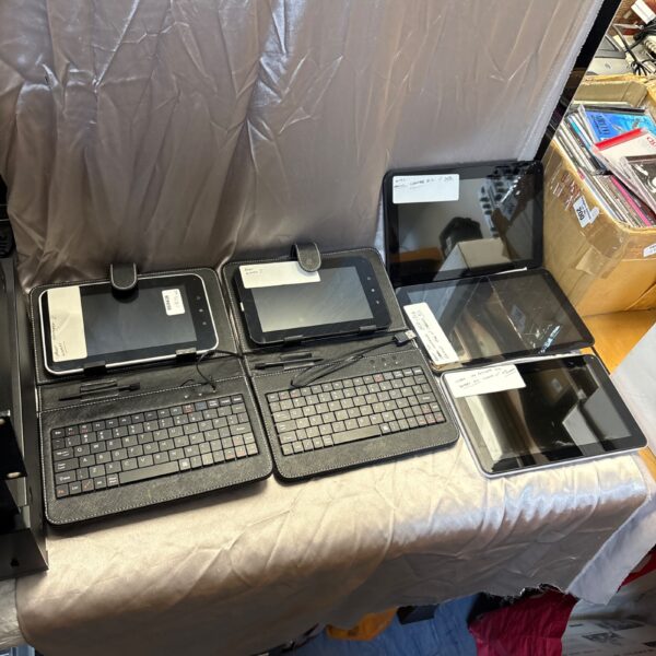 Selection of Android tablets with keyboard covers for portable use.