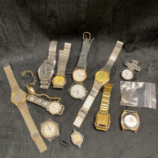 Assorted vintage wristwatches in a mixed lot for collectors.