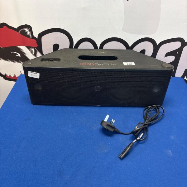 Vintage Beats by Dr Dre Beatbox docking station for Apple devices.