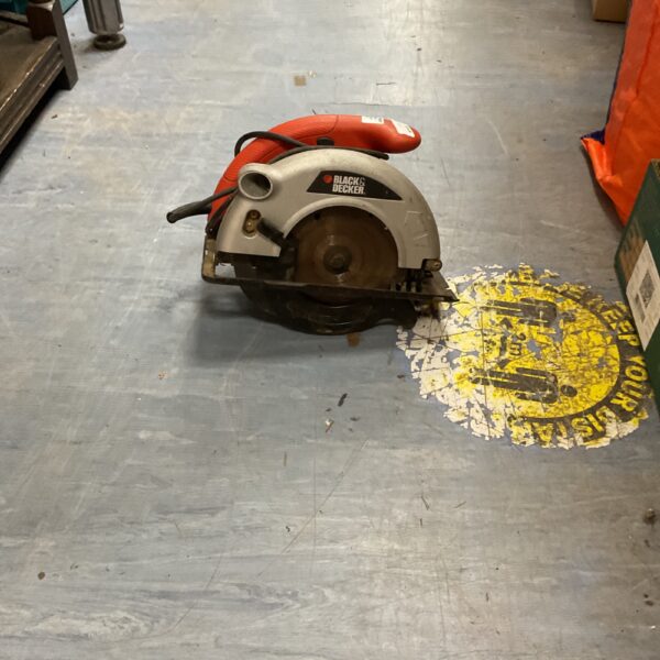 Vintage Black and Decker CD602 circular saw for wood cutting.