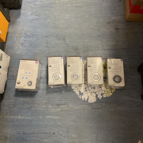 Blooma LED lighting kits in original packaging, coldstrip and hardin.