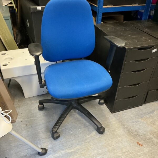Side view of a blue office chair with adjustable height.