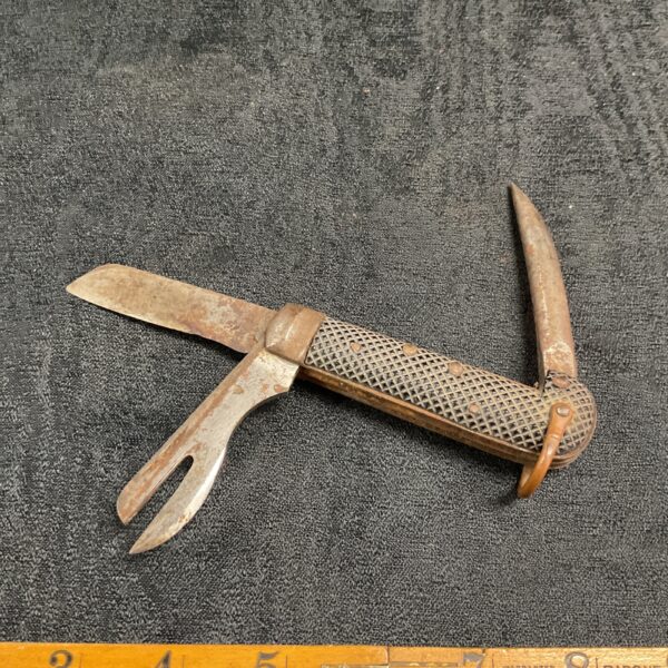 Vintage 1940 British military jack knife by Richards Sheffield.