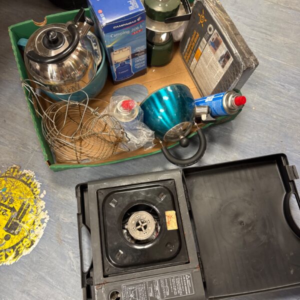 Mixed lot of camping gear including a portable gas cooker.