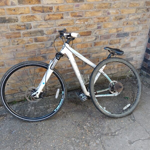 Silver Carrera Solcata ladies mountain bike, side view.