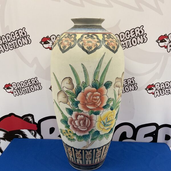 Large 60cm Chinese floral porcelain vase for display.
