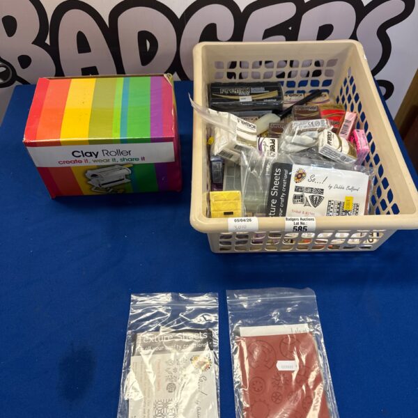 New clay modelling tools with patterned roller in packaging.