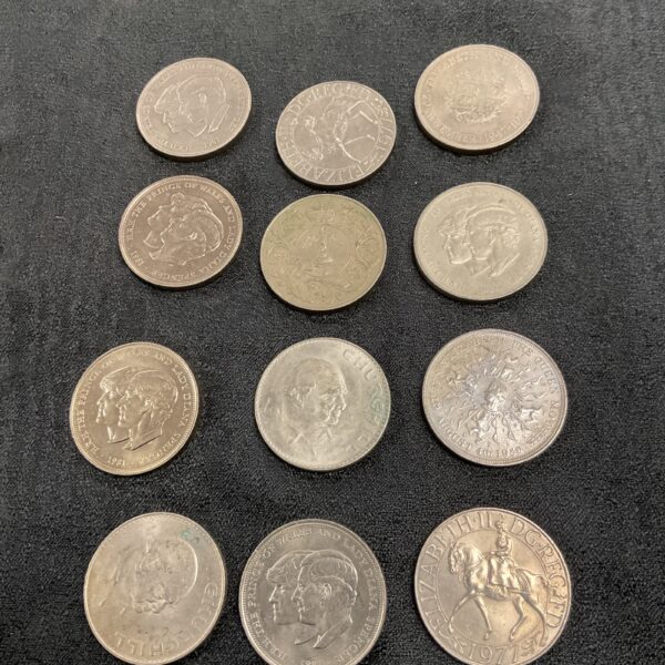 Collection of twelve commemorative crowns, including a Churchill Crown.