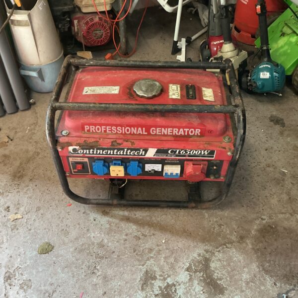 Red CT6500 petrol generator for portable power.