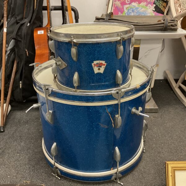 Vintage blue Del Rey drum kit floor tom and tom.