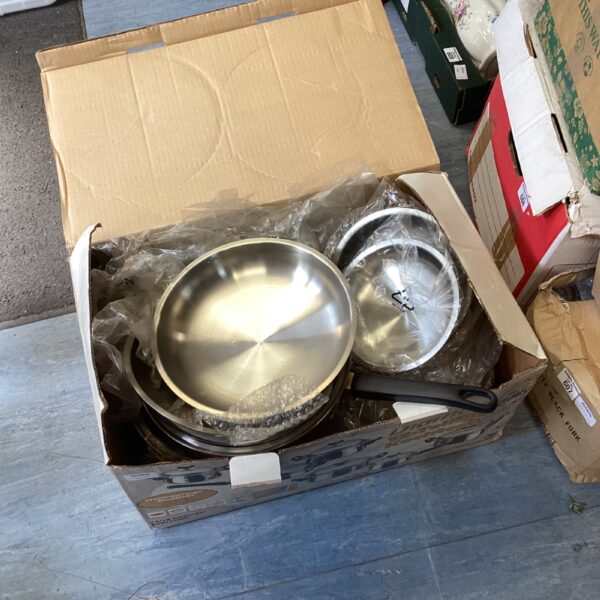 Diamond Belly cookware set in original packaging.