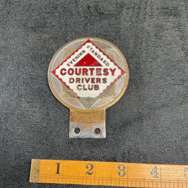 Vintage Evening Standard Courtesy Drivers Club car badge.