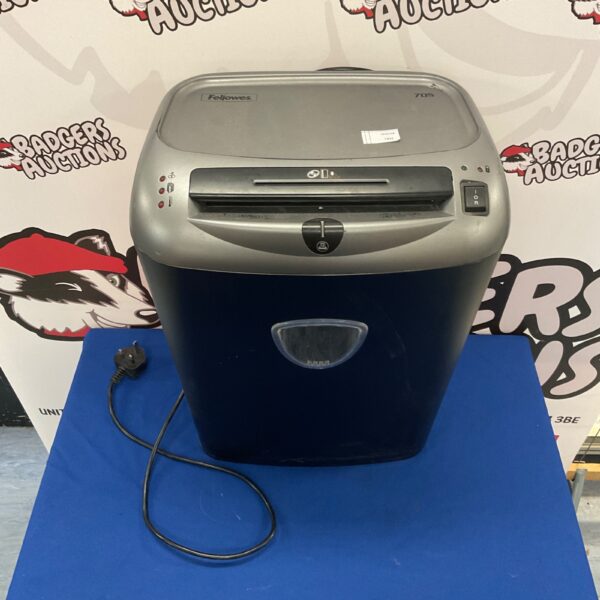 Fellowes 70S shredder for secure document disposal.