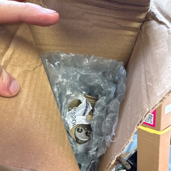 New lot of three 5ft fluorescent tube light bulbs.