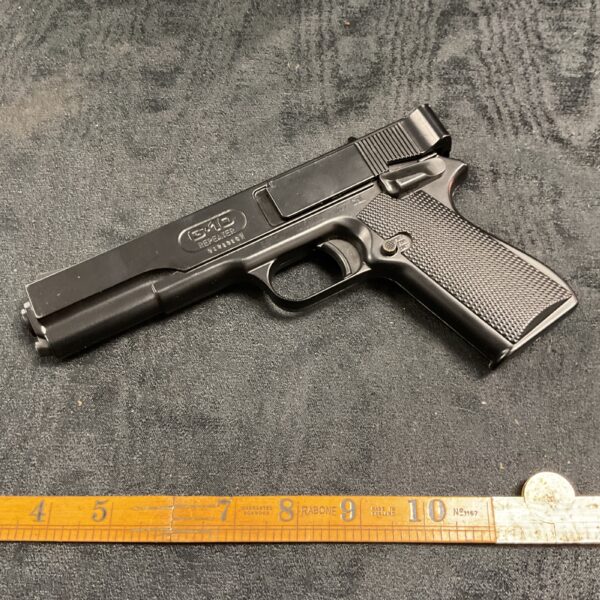 Side view of vintage G10 Repeater .177 caliber BB gun.