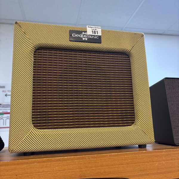 Vintage Gear4music TA15 guitar amplifier in used condition.