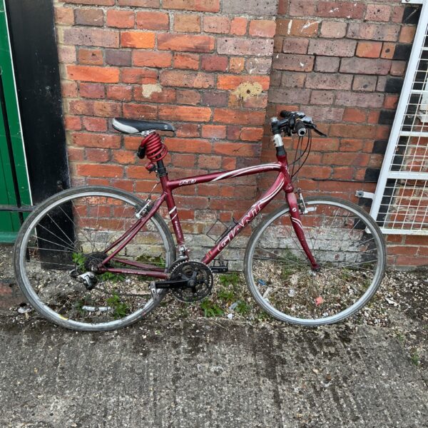 Used Giant FCR3 road bike for sale, classic cycling.