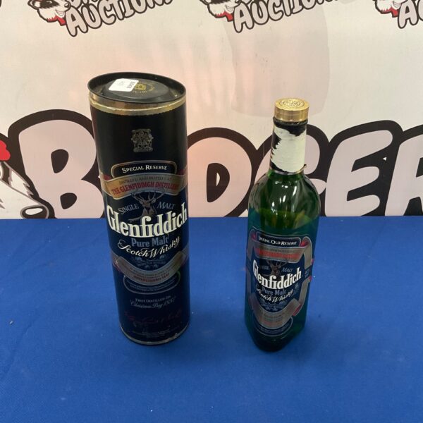 Vintage bottle of Glenfiddich Special Reserve Scotch Whiskey.