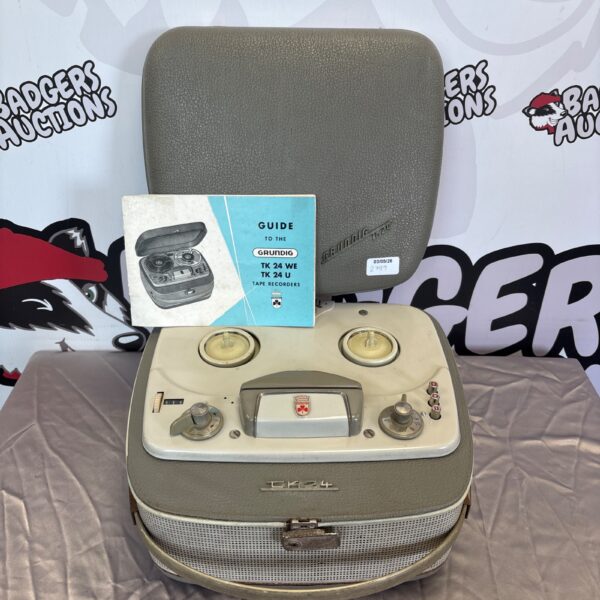 Vintage Grundig TK24 reel to reel tape recorder in good condition.