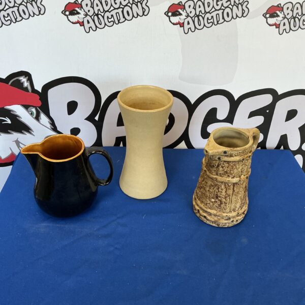 Vintage Hillstonia pottery vase with a glazed finish.
