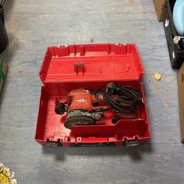 Used Hilti WFO 280 orbital sander with carrying case.