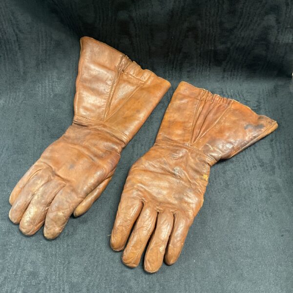 Oair of leather gauntlets