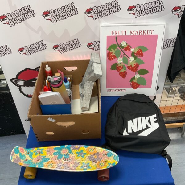 Mixed lot incl. Nike backpack, Pennyboard, glitter K, mixed hair products…