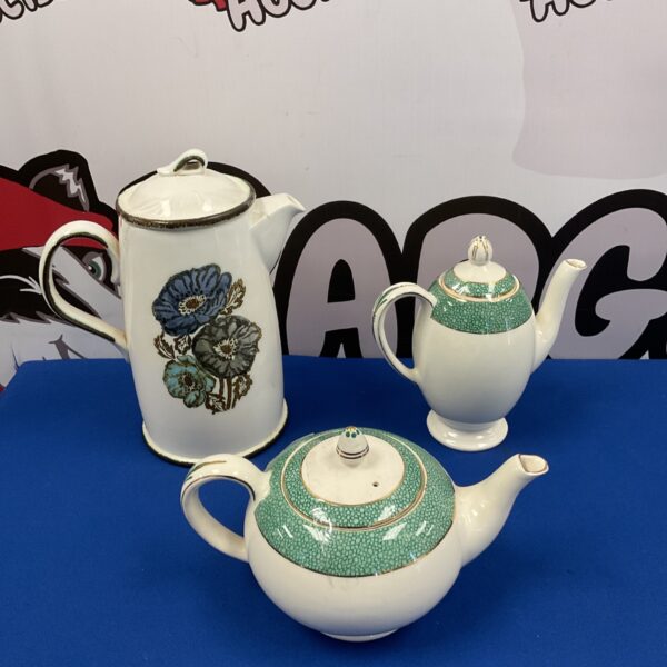 Vintage J G Meakin Florida tea pot with floral design.