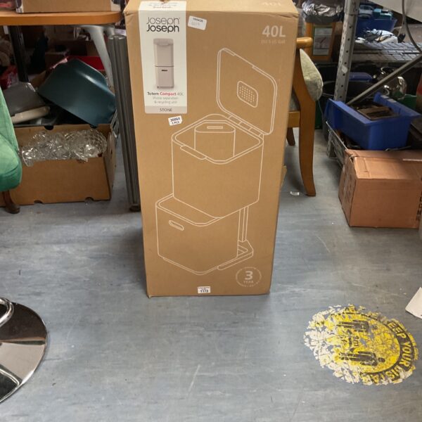 Joseph Joseph Totem Compact 40L bin in used condition.