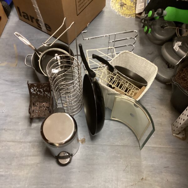 Mixed kitchenware lot including frying pan and pedal bin.