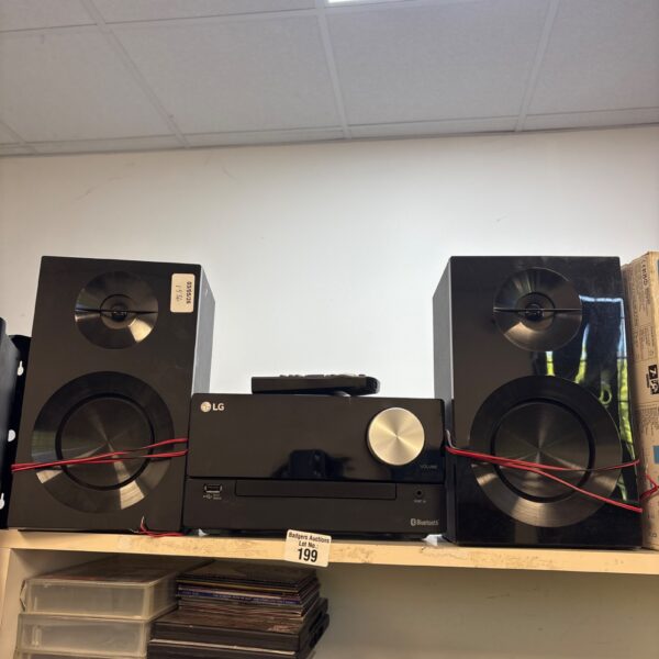 LG CM2460 Micro Hi-Fi System with bookshelf speakers