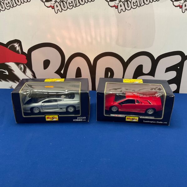 Maisto diecast model cars, Lamborghini Diablo and Jaguar XJ220, 1990 and 1992.