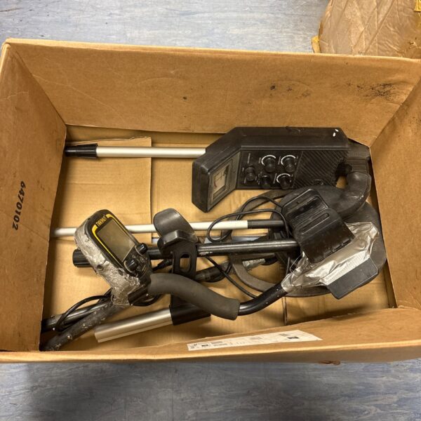 Metal detector lot including MD-3006 and Tianxun, treasure hunting equipment.