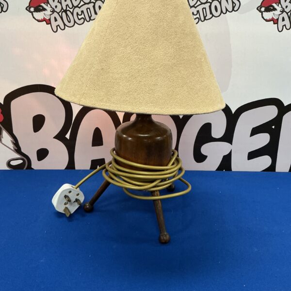 Vintage mid century tripod table lamp with cream shade.