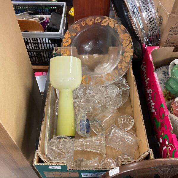 Mixed glassware lot featuring a yellow mushroom vase.