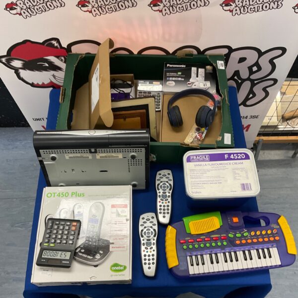Mixed lot of vintage electronics including Onetel phone and Sky box.