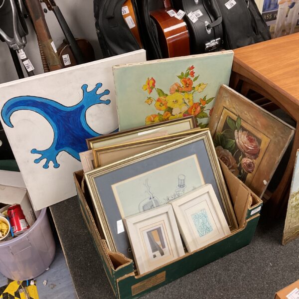 Mixed lot of vintage prints and oil paintings on canvas.